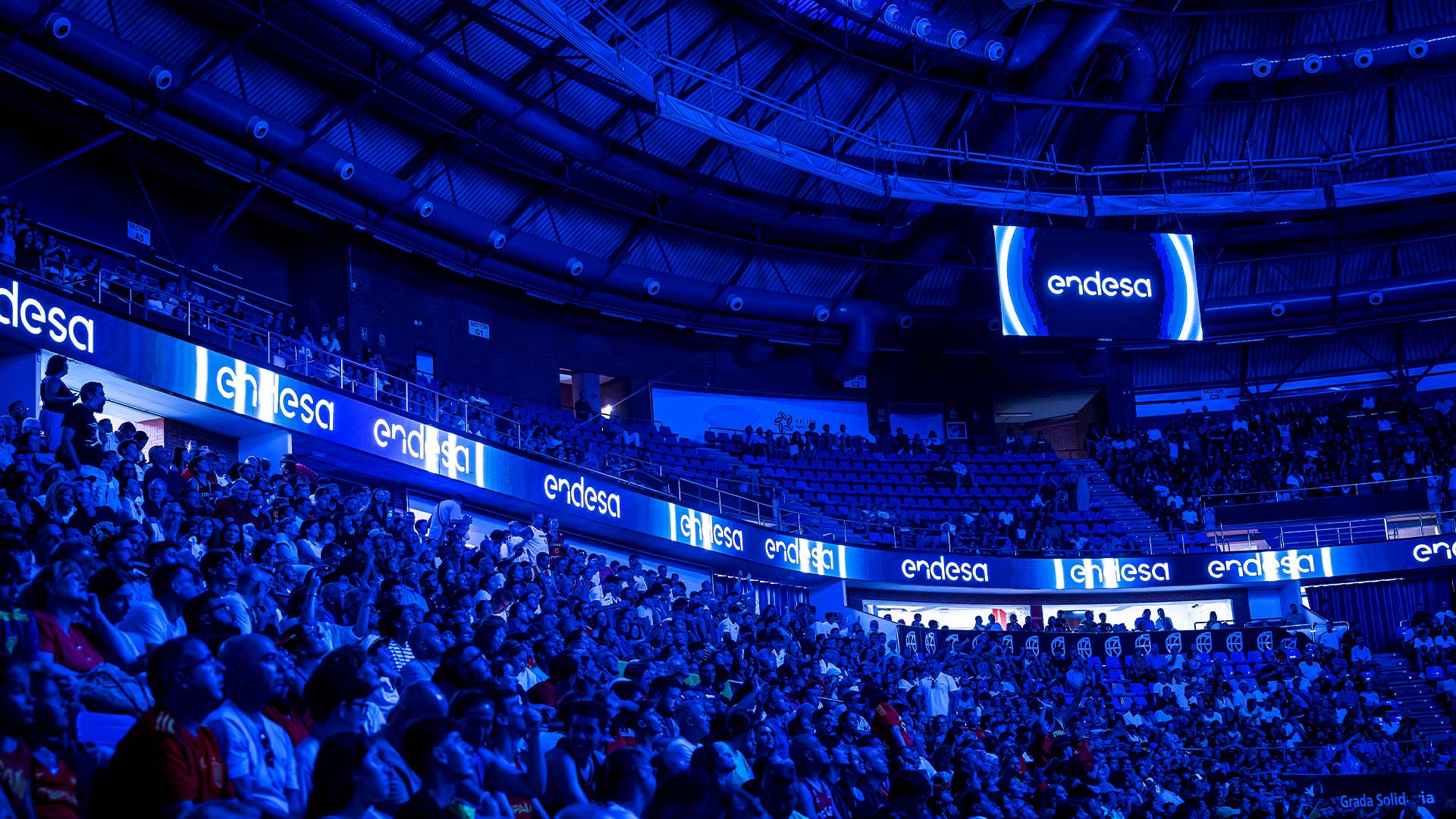 Technicians managing real-time audiovisual content at the “Europe, Imperium Nostrum” event in Málaga.