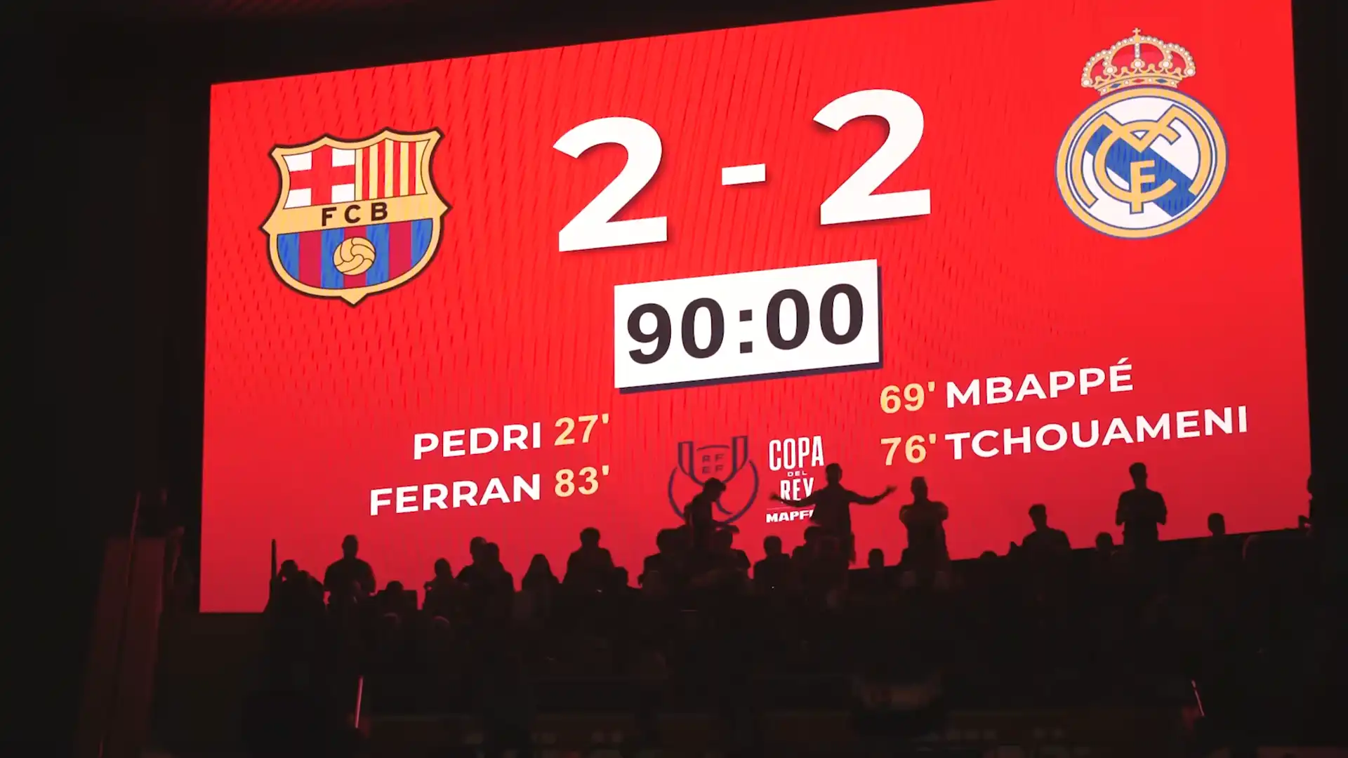 Vue d'ensemble du stade pendant la finale de la Coupe RFEF 2025 avec l'intégration audiovisuelle de TRISON Yellowbricks.