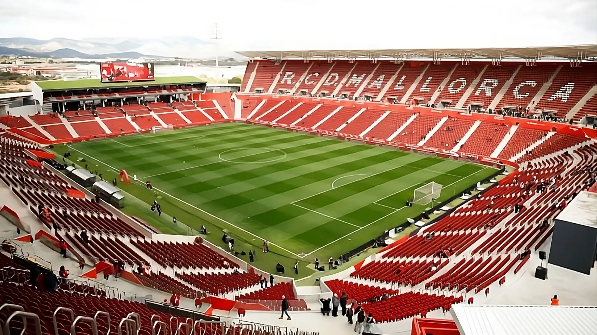 TRISON Le contenu audiovisuel synchronisé de Yellowbricks affiché dans les stades lors des compétitions de football espagnoles de la saison 2025/26.