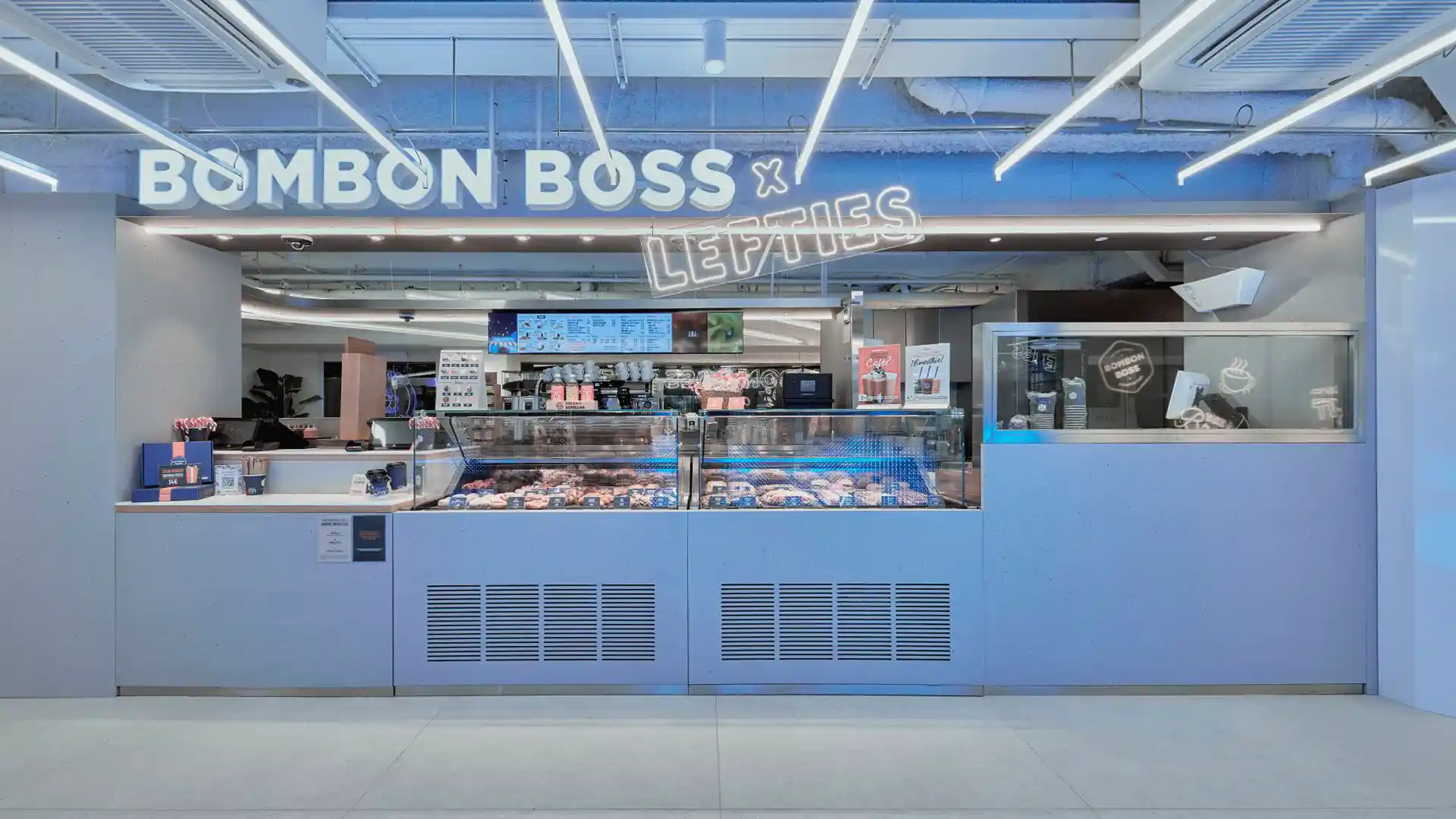 Interior view of the Lefties store showing the need for a renewed digital ecosystem, highlighting outdated displays and the challenge of creating a fully modernised retail experience.