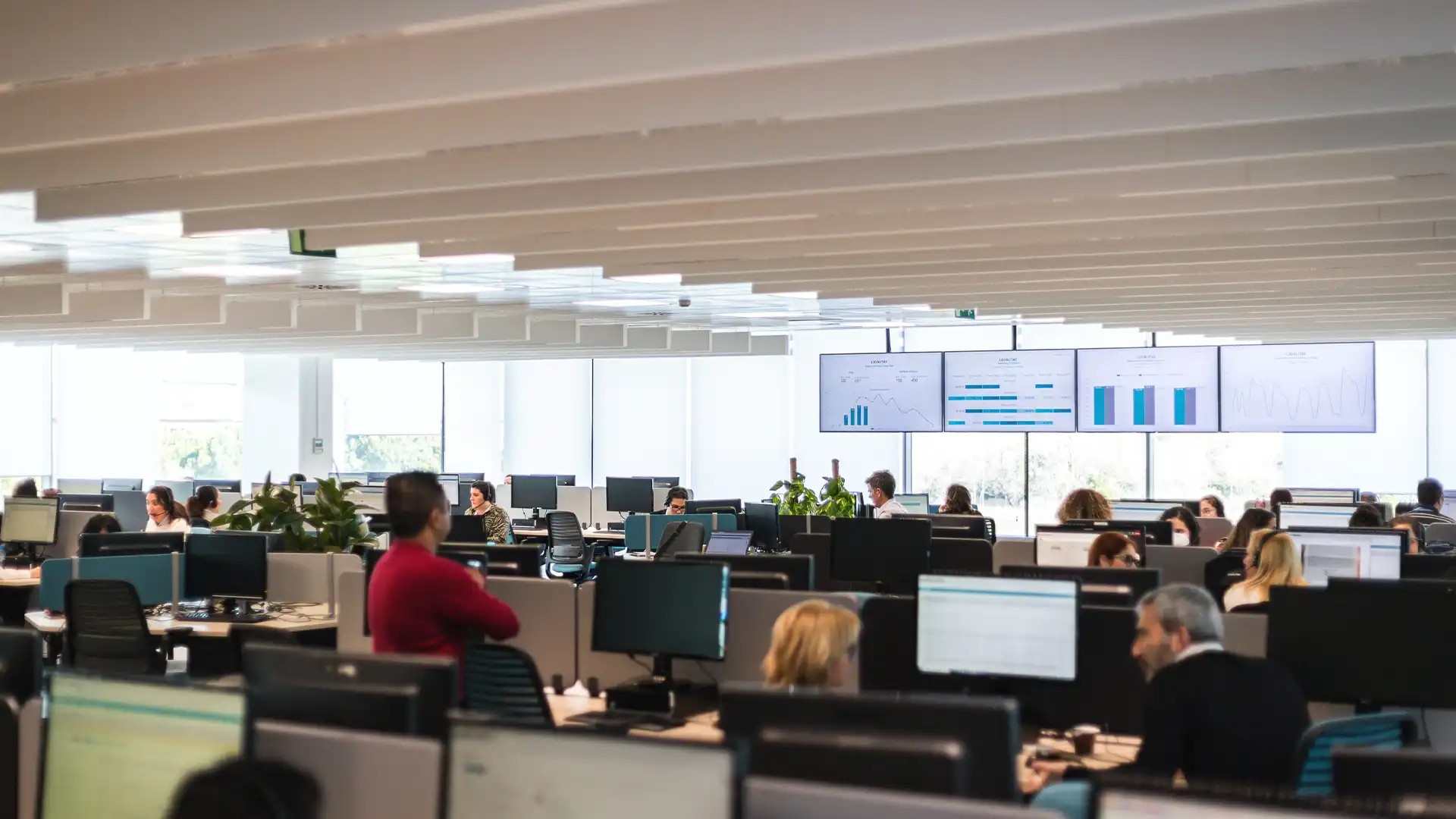 Lobby area at Legalitas’ headquarters with LED displays and digital signage solutions integrated by TRISON.