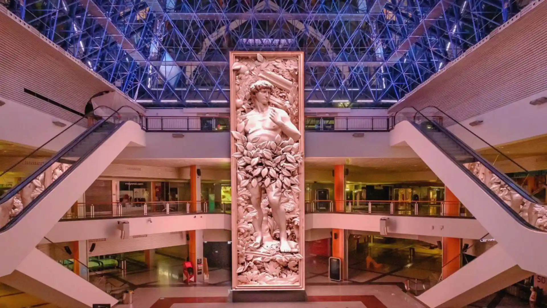 Besucher interagieren mit digitaler 3D-Kunst und Augmented-Reality-Erlebnissen im Max Center