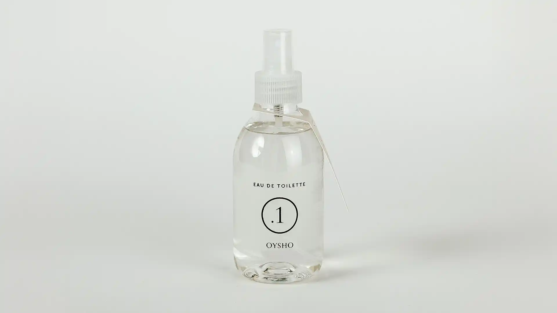 Gros plan sur les compositions parfumées exclusives d'Oysho, développées pour représenter le style de vie de la marque.