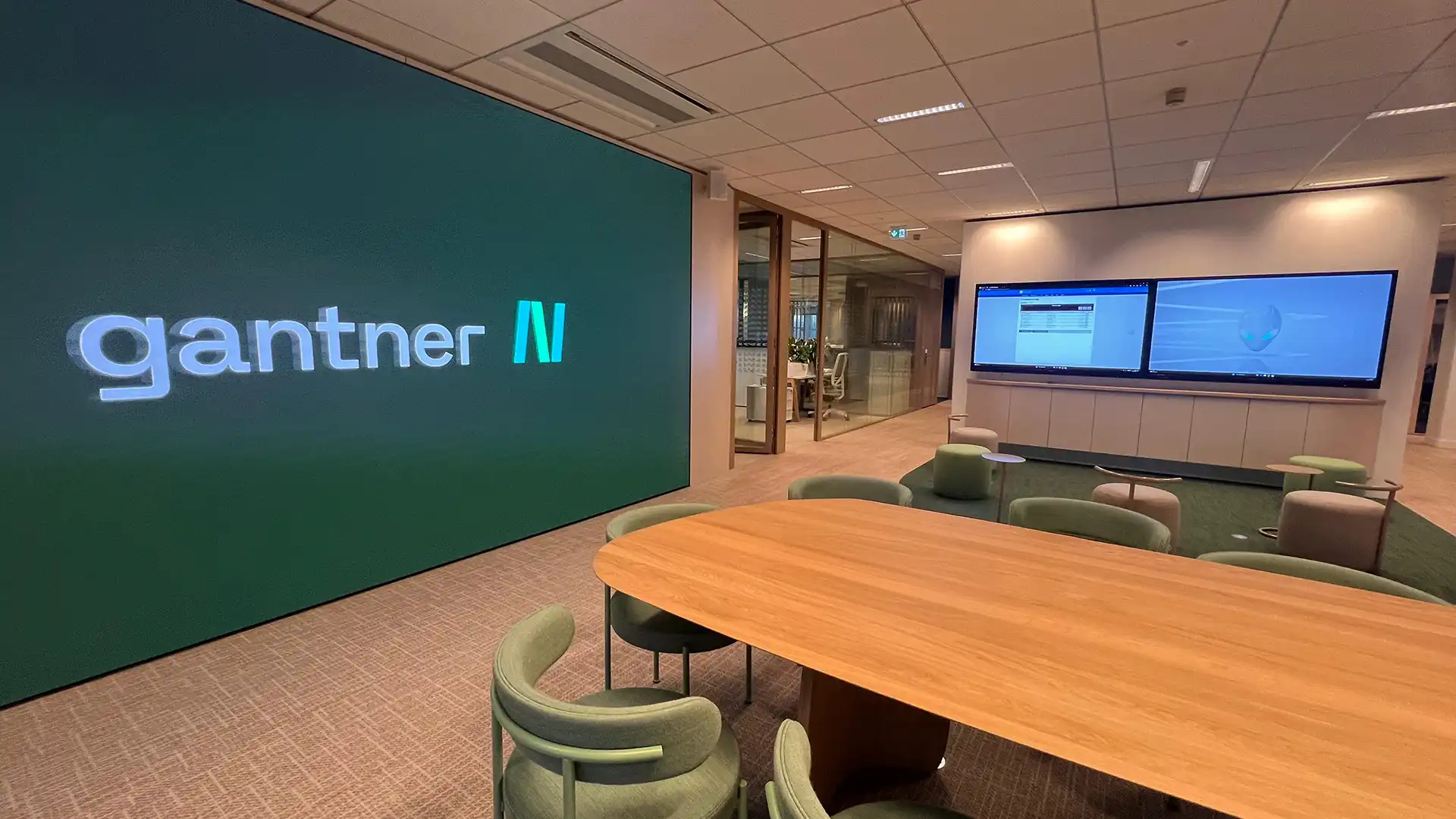 L'area d'ingresso della sede centrale di SALTO è dotata di schermi LED UHD da 217