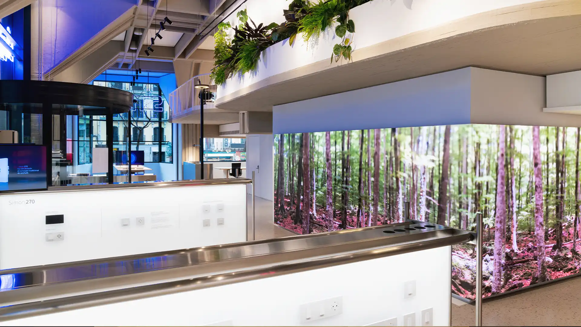 Panoramic view of SIMON’s La Casa de la Luz in Madrid, a 1,600 m² digitalised space designed by TRISON as a showroom, meeting hub, and training centre.
