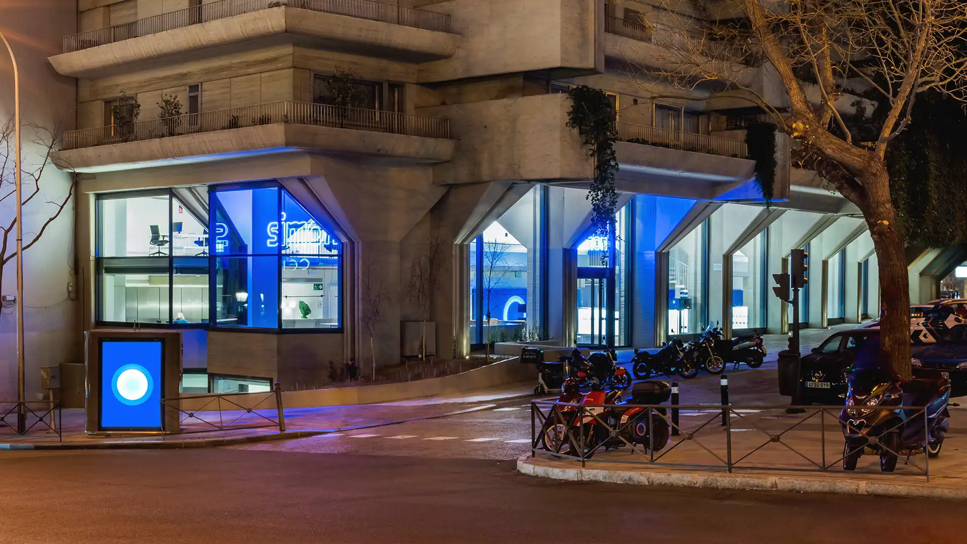 Detail of LED-integrated demonstration area at SIMON’s La Casa de la Luz in Madrid, combining innovation and design by TRISON.