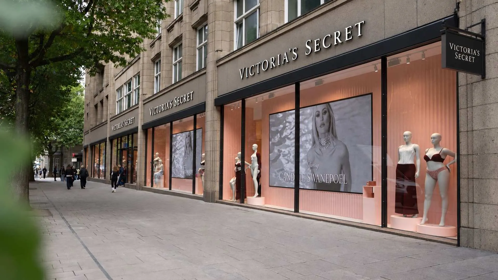LED displays along the Victoria's Secret storefront on Mönckebergstraße, Hamburg